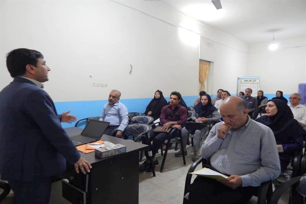 جلسه توجیهی لباس فرم مدارس دشتستان