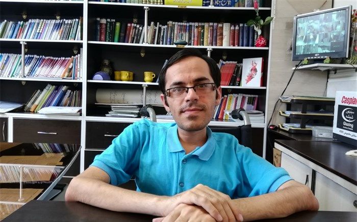 صباح سلطانی ، شاعر و داستان نویس جوان کُردستانی خواب های زلزله زده را تعبیر می کند