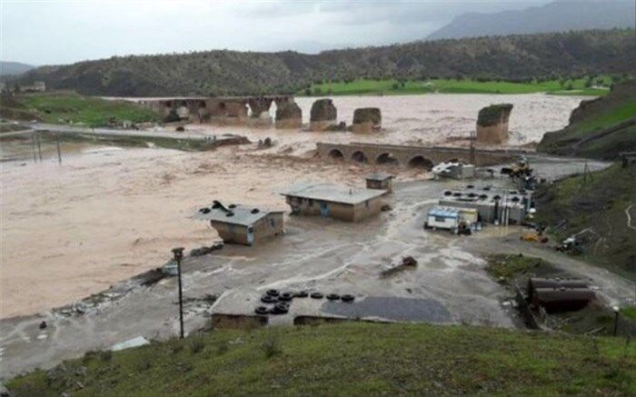 سیل زدگان لرستان پس از چهار ماه: هنوز به زندگی عادی برنگشته‌ایم
