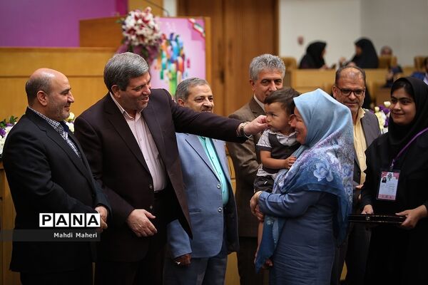 نوزدهمین کنگره ملی پرسش مهر ریاست جمهوری