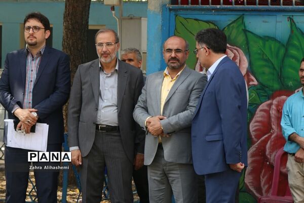 مراسم کلنگ زنی دبستان شهید ادیبی در منطقه 14