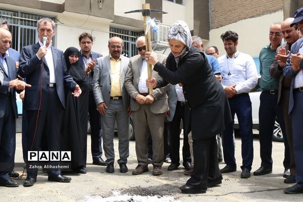 مراسم کلنگ زنی دبستان شهید ادیبی در منطقه 14