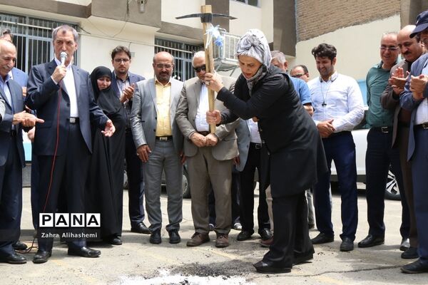 مراسم کلنگ زنی دبستان شهید ادیبی در منطقه 14