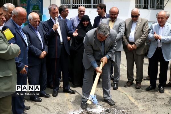 مراسم کلنگ زنی دبستان شهید ادیبی در منطقه 14