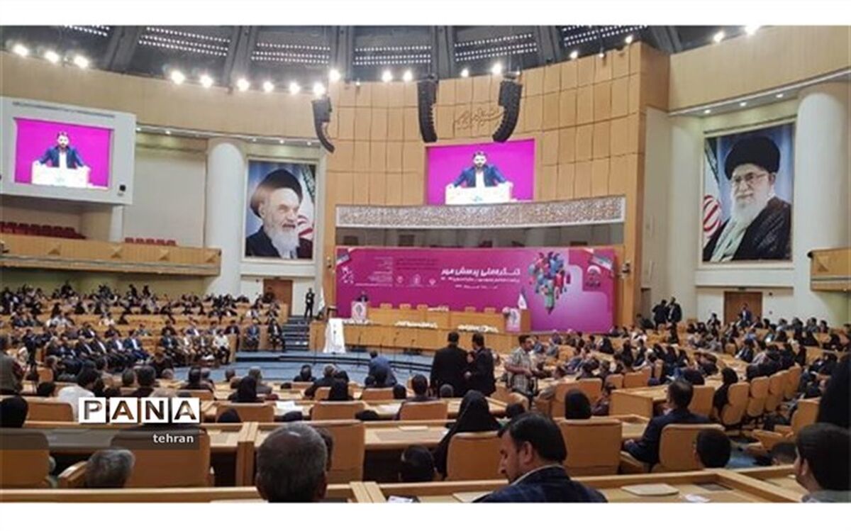 کسب رتبه دوم پرسش مهر توسط آموزگاری در منطقه15