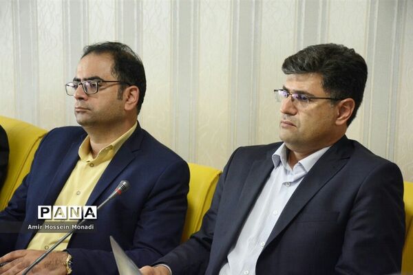 جلسه مشترک معاون وزیر و شورای معاونان اداره‌کل آموزش و پرورش استان آذربایجان شرقی