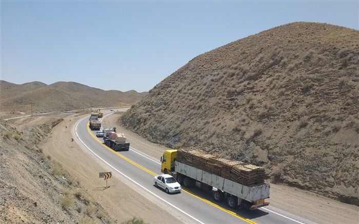 معاون حمل و نقل اداره کل راهداری و حمل و نقل جاده ای استان خراسان جنوبی :افزایش 4 درصدی جابه جایی بار دراستان خراسان جنوبی
