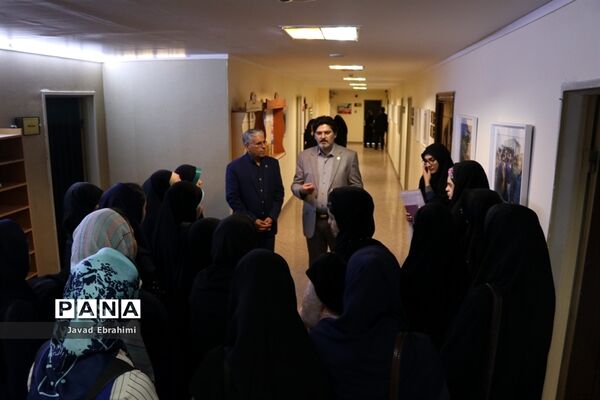 بازدید دانش‌آموزان دختر دوره‌‌های تابستانه سازمان دانش‌آموزی خراسان رضوی  از موسسه فرهنگی شهر آرا مشهد
