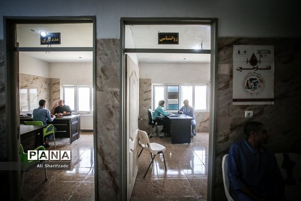 بازدید خبرنگاران از مرکز درمان اعتیاد ماده 16