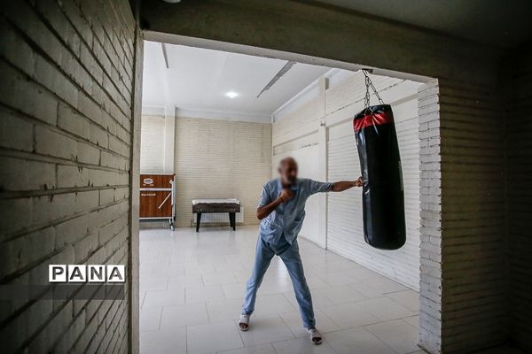 بازدید خبرنگاران از مرکز درمان اعتیاد ماده 16