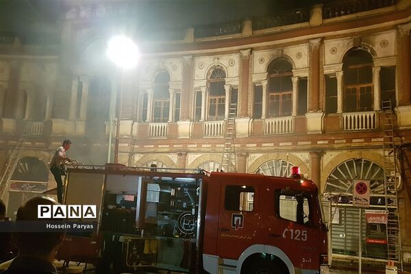 آتش سوزی در میدان حسن آباد تهران