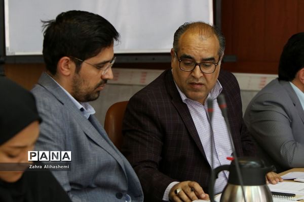 نشست کارگروه سرویس مدارس شهر تهران