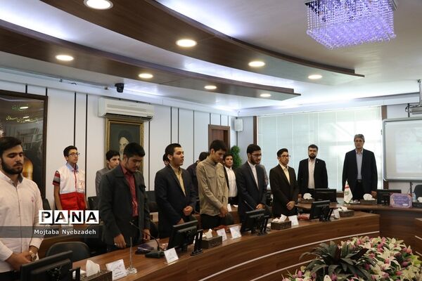 نشست نمایندگان تشکل‌های دانش‌آموزی خراسان رضوی با مدیرکل آموزش و پرورش استان