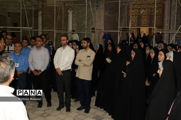 بازدید دانش‌آموزان شرکت کننده در مسابقات قرآن از نقاط دیدنی شهر زنجان