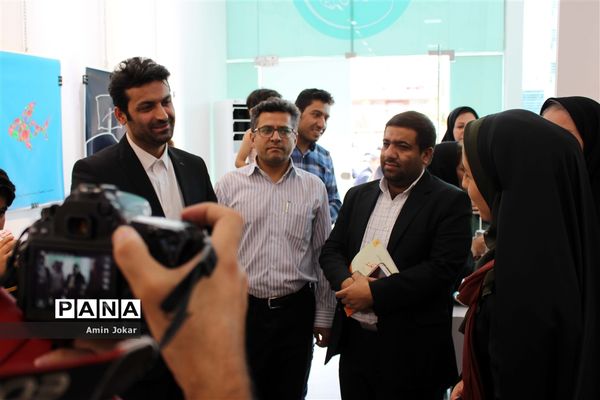 نمایشگاه گروهی  آثار پوستر هنرجویان رشته گرافیک  هنرستان امام رضا(ع)  و هنرستان فنی فاطمه زهرا(س)شهرستان کازرون