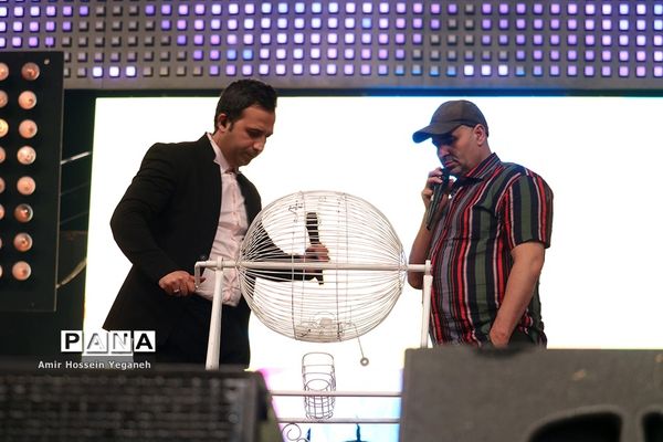 هشتمین شب از بیست و دومین جشنواره تابستانی کیش