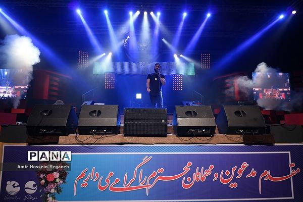 هشتمین شب از بیست و دومین جشنواره تابستانی کیش