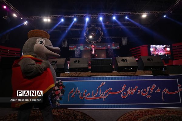 هشتمین شب از بیست و دومین جشنواره تابستانی کیش