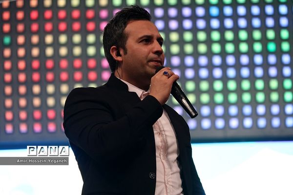 هشتمین شب از بیست و دومین جشنواره تابستانی کیش