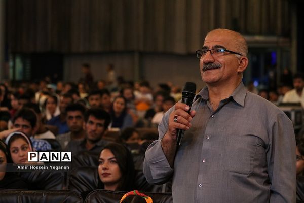 هشتمین شب از بیست و دومین جشنواره تابستانی کیش