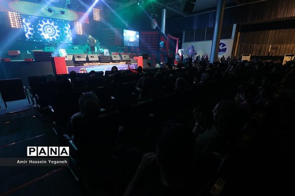 هشتمین شب از بیست و دومین جشنواره تابستانی کیش