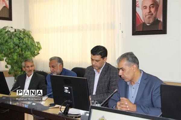 چهارمین نشست کارگروه ساماندهی ونظارت بر لباس فرم مدارس