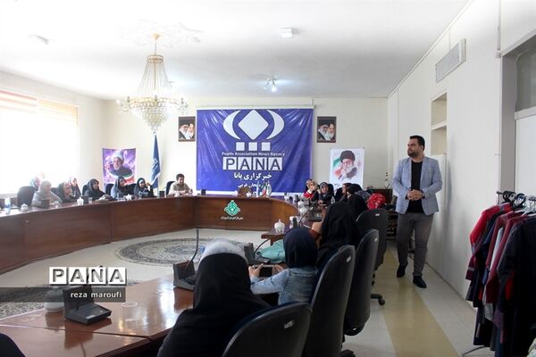 دوره آموزشی خبرنگاری، عکاسی و فن بیان  ویژه مسئولان انجمن اسلامی دانش‌آموزان دختر ارومیه