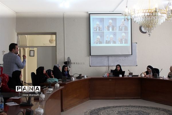 دوره آموزشی خبرنگاری، عکاسی و فن بیان  ویژه مسئولان انجمن اسلامی دانش‌آموزان دختر ارومیه