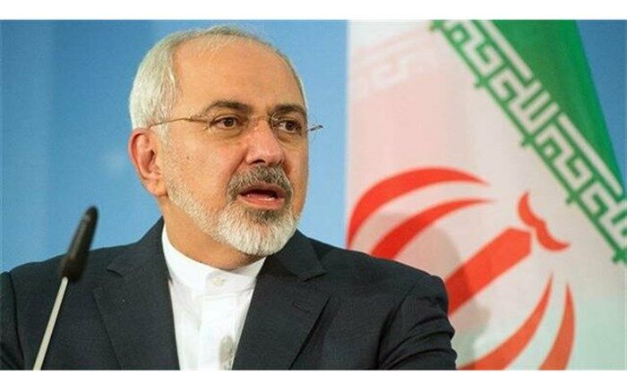 ظریف: توقیف نفتکش حامل نفت ایران توسط دولت ترزامی دزدی دریایی است