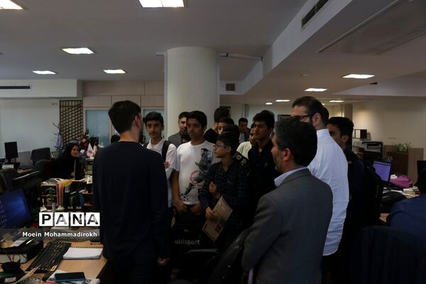 بازدید دانش‌آموزان  پسر دوره‌‌های تابستانه سازمان دانش‌آموزی خراسان رضوی از موسسه فرهنگی هنری شهر آرا مشهد
