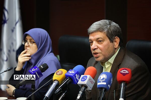تجلیل از مدال‌آوران و شرکت کنندگان در المپیاد ریاضی لندن و المپیادی‌های فیزیک