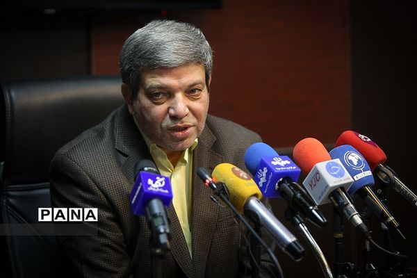 تجلیل از مدال‌آوران و شرکت کنندگان در المپیاد ریاضی لندن و المپیادی‌های فیزیک