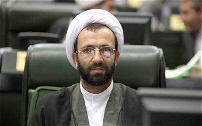 مگر فرزندان اعضای هیئت علمی از آسمان آمده اند که می‌توانند در کنکور سهمیه داشته باشند؟