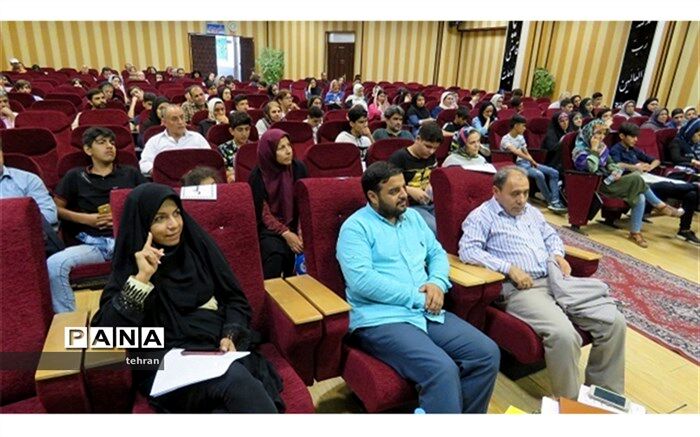 جلسه توجیهی هدایت تحصیلی دانش آموزان منطقه 18برگزار شد