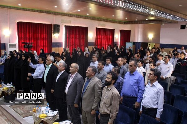 مراسم تجلیل از تسهیل گران برترطرح مشارکت اجتماعی دانش آموزان درپیشگیری از آسیب های اجتماعی استان آذربایجان شرقی