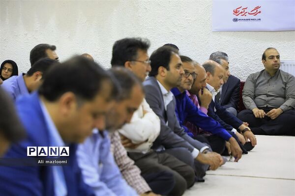 دیدار مدیرکل و جمعی از کارکنان سازمان فنی و حرفه‌ای خراسان جنوبی با حجت الاسلام و المسلمین حاج آقای عبادی