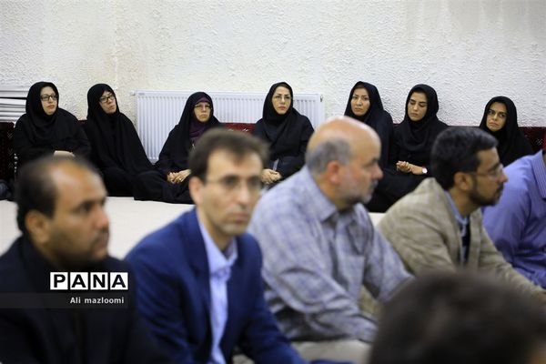 دیدار مدیرکل و جمعی از کارکنان سازمان فنی و حرفه‌ای خراسان جنوبی با حجت الاسلام و المسلمین حاج آقای عبادی