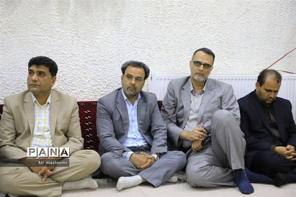 دیدار مدیرکل و جمعی از کارکنان سازمان فنی و حرفه‌ای خراسان جنوبی با حجت الاسلام و المسلمین حاج آقای عبادی