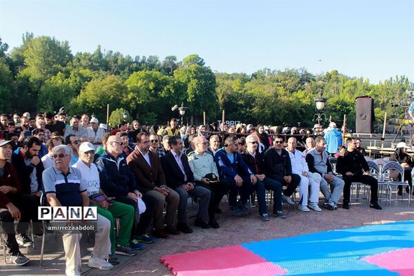 همایش  بزرگ پیاده‌روی خانوادگی  استان آذربایجان شرقی