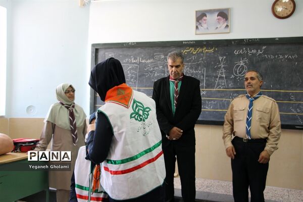 بازدید مدیر سازمان دانش‌آموزی استان از پایگاه‌های اوقات فراغت پیشتازان دختر