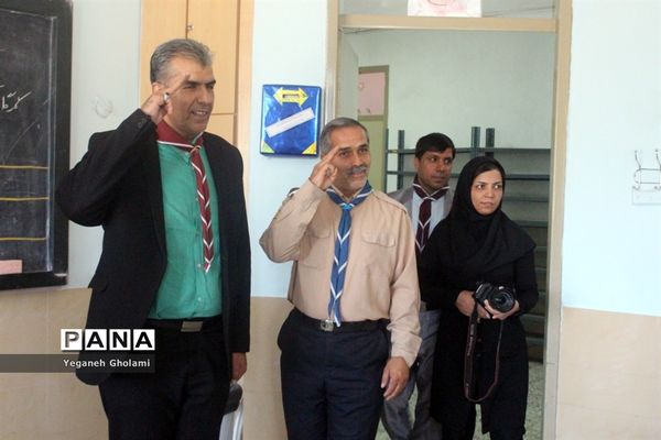 بازدید مدیر سازمان دانش‌آموزی استان از پایگاه‌های اوقات فراغت پیشتازان دختر