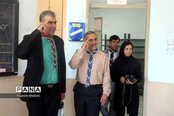 بازدید مدیر سازمان دانش‌آموزی استان از پایگاه‌های اوقات فراغت پیشتازان دختر