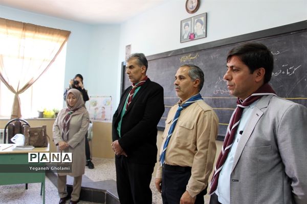 بازدید مدیر سازمان دانش‌آموزی استان از پایگاه‌های اوقات فراغت پیشتازان دختر