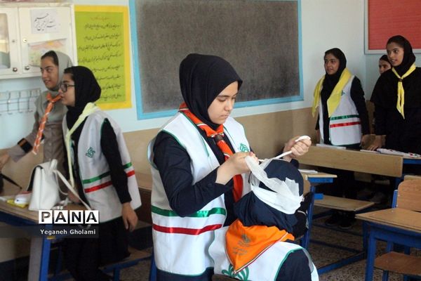 بازدید مدیر سازمان دانش‌آموزی استان از پایگاه‌های اوقات فراغت پیشتازان دختر