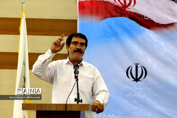 آئین رونمایی از مجموعه اشعار «وقت سلام» در ارومیه