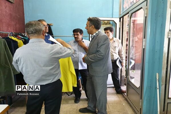 بازدید تیم نظارت تخصصی از تولیدی‌های لباس فرم مدارس
