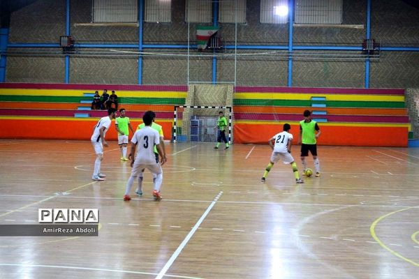 بازدید مدیرکل آموزش و پرورش استان آذربایجان شرقی از تمرینات تیم فوتسال دانش‌آموزان  اعزامی به تایلند