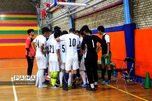 بازدید مدیرکل آموزش و پرورش استان آذربایجان شرقی از تمرینات تیم فوتسال دانش‌آموزان  اعزامی به تایلند