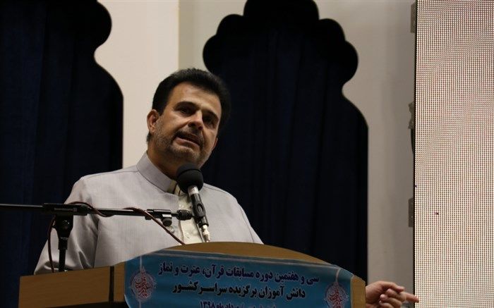 دانش آموزان منتخب قرآنی سفیران شایسته حوزه قرآن، عترت و نماز در جامعه می باشند