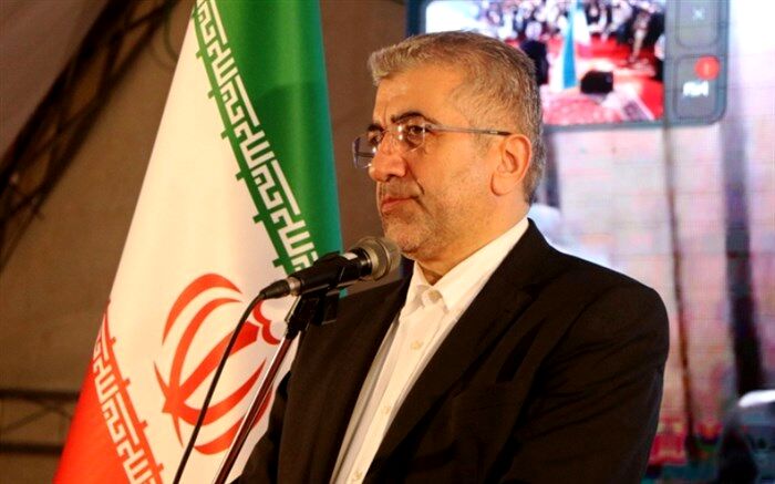 وزیر نیرو: 13 نیروگاه جدید تا پایان امسال به بهره برداری می‌رسد
